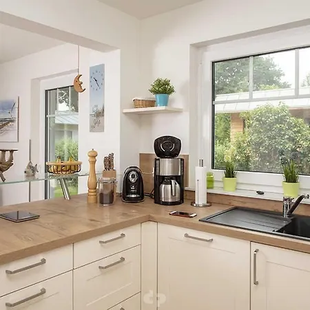 Nyaraló Elsa Erst Ab 12 *